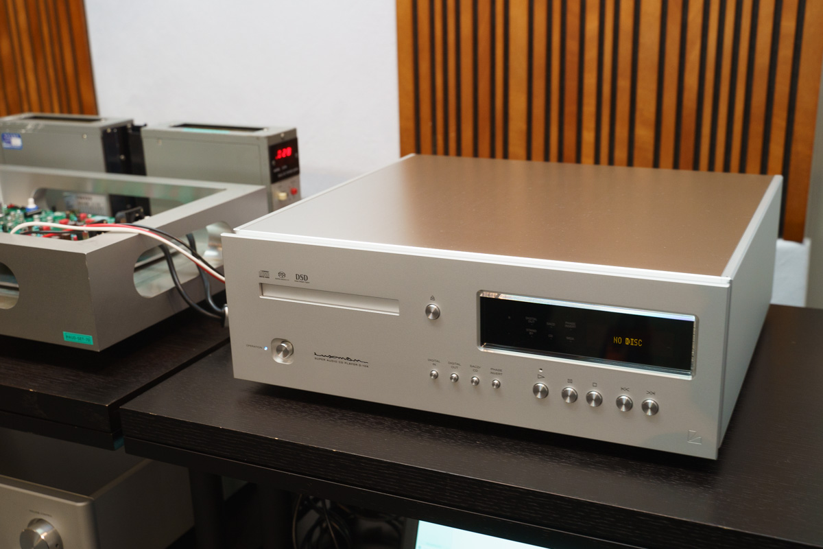 LUXMAN的SACD/CD播放器“D-10X”