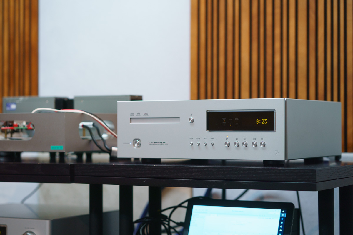 LUXMAN的高端SACD/CD播放器D-10X