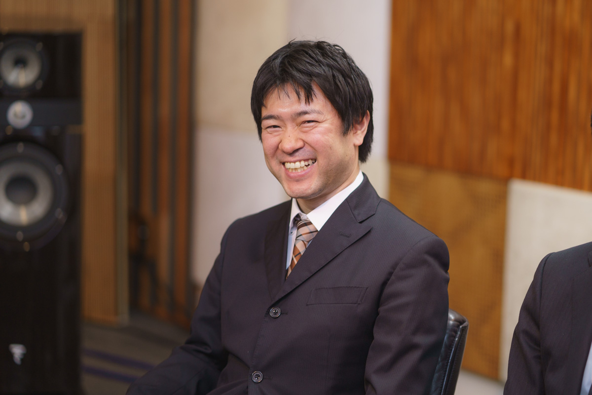 负责开发的佐藤阳亮先生（标准LSI事业部 标准LSI产品设计2科 音频2G 技术负责人）